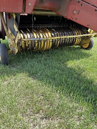 Image of New Holland 660 equipment image 1