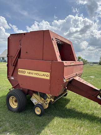 Image of New Holland 660 Primary image