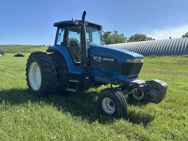 Image of New Holland 8770 equipment image 1