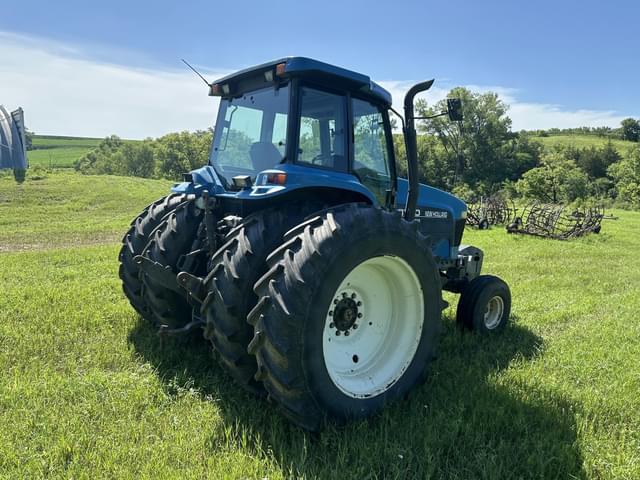 Image of New Holland 8770 equipment image 2