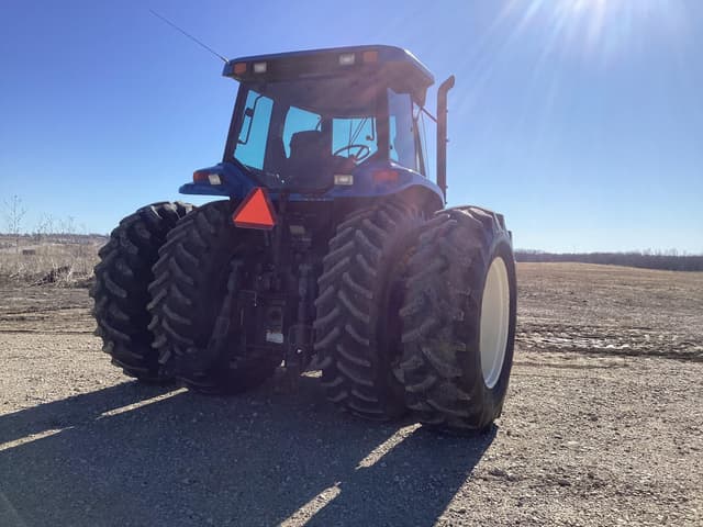 Image of New Holland 8770 equipment image 3