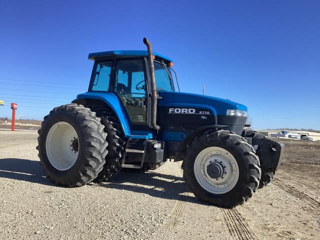 Image of New Holland 8770 equipment image 3