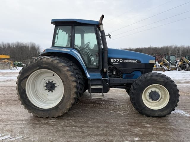 Image of New Holland 8770 equipment image 3