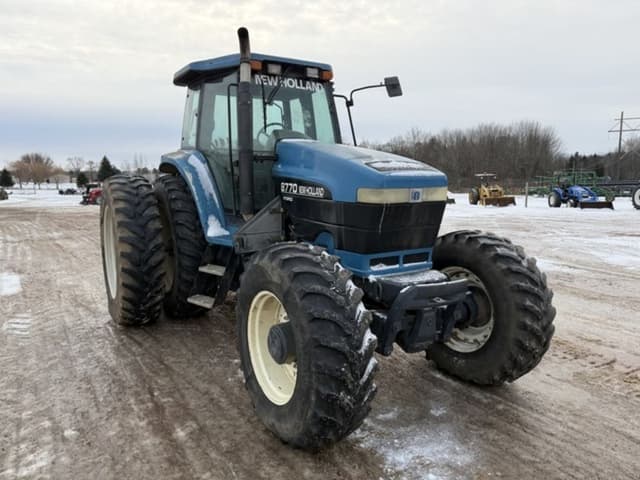 Image of New Holland 8770 equipment image 2