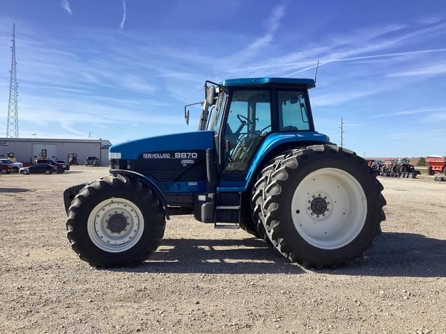 Image of New Holland 8870 equipment image 1