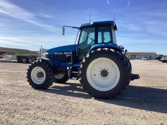 Image of New Holland 8870 equipment image 2