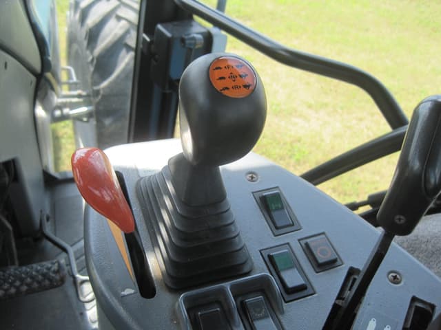 Image of New Holland 8970 equipment image 3