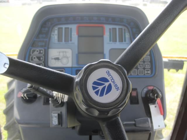 Image of New Holland 8970 equipment image 1