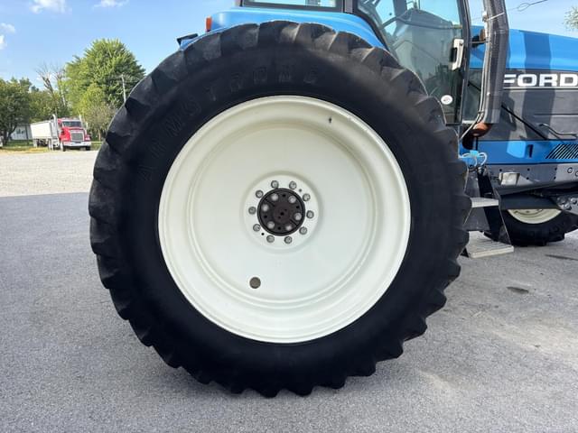 Image of New Holland 8970 equipment image 3