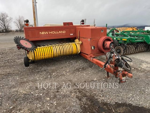 Image of New Holland 580 equipment image 1