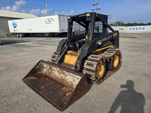 Image of New Holland LX665 equipment image 1