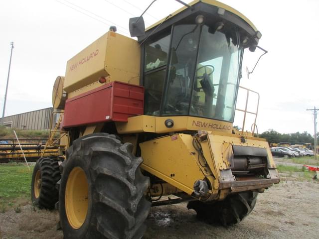 Image of New Holland TR86 equipment image 4