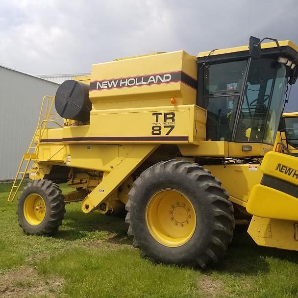 Image of New Holland TR87 equipment image 1