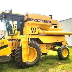 1995 New Holland TR97 Equipment Image0