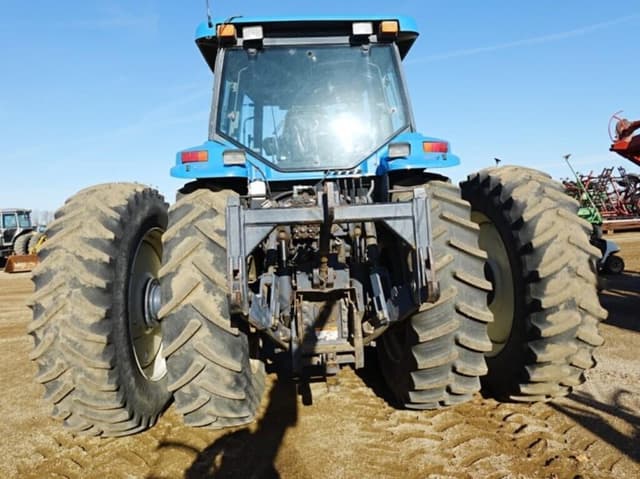 Image of New Holland 8970 equipment image 2