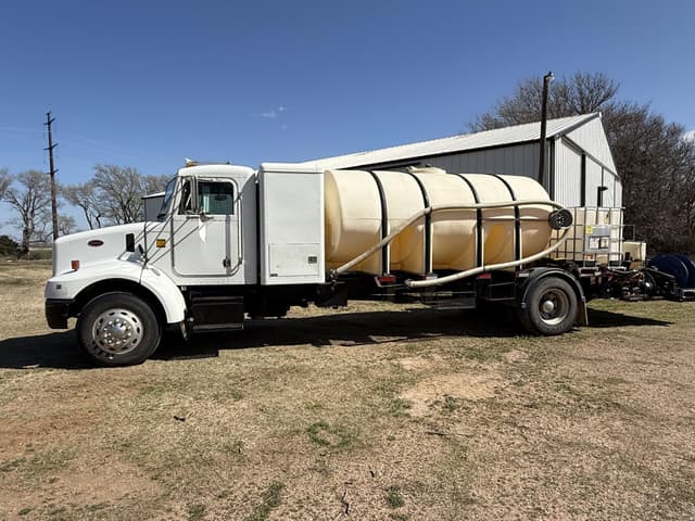 Image of Peterbilt 330 equipment image 1