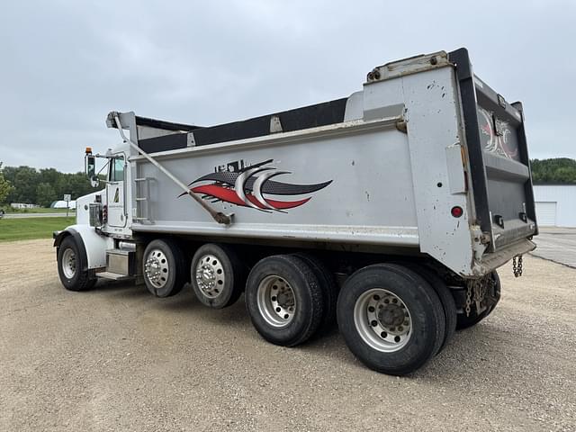 Image of Peterbilt 359 equipment image 2