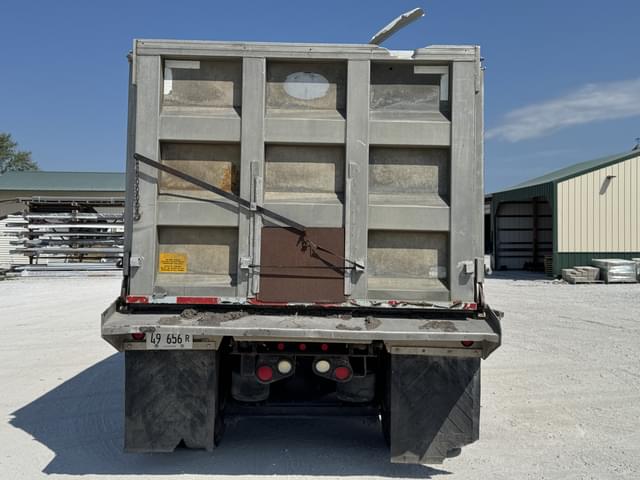 Image of Peterbilt 377 equipment image 4