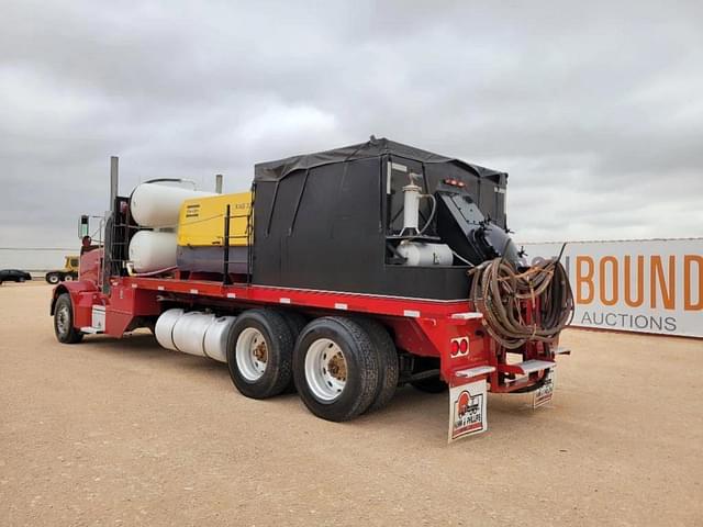 Image of Peterbilt 377 equipment image 2