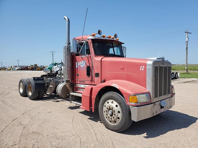 Image of Peterbilt 377 equipment image 1