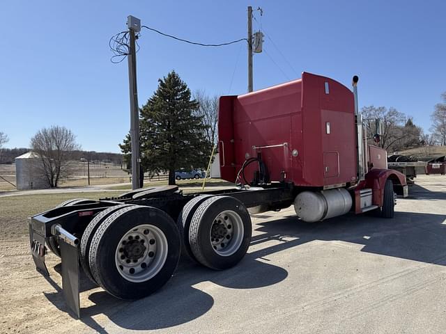Image of Peterbilt 377 equipment image 4