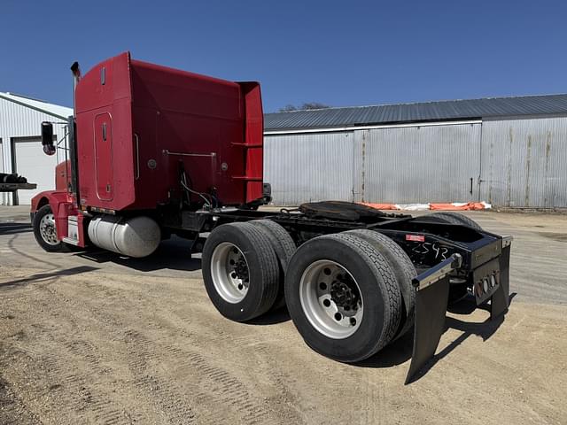 Image of Peterbilt 377 equipment image 2