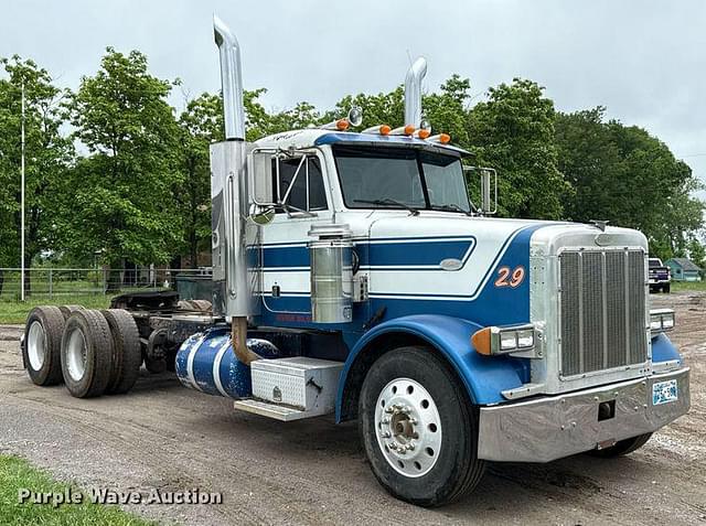 Image of Peterbilt 378 equipment image 2