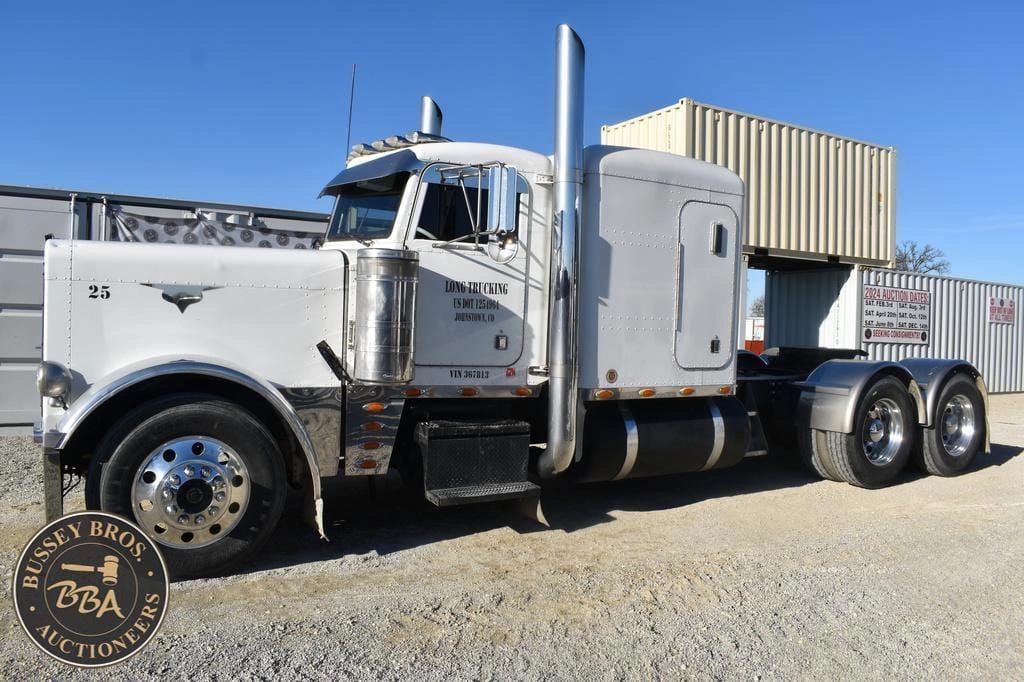 Main image Peterbilt 379