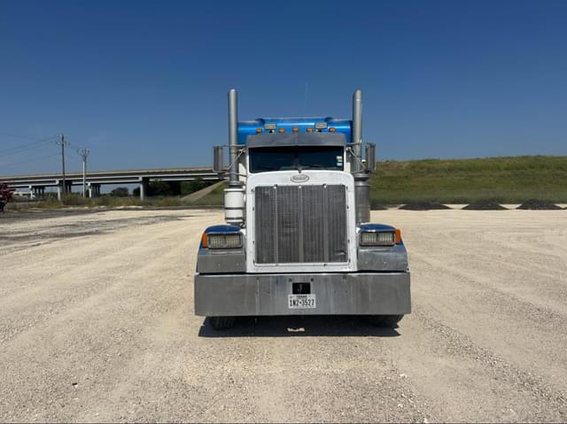 Image of Peterbilt 379 equipment image 1