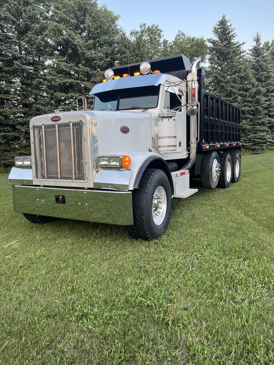 Image of Peterbilt 379 Primary image