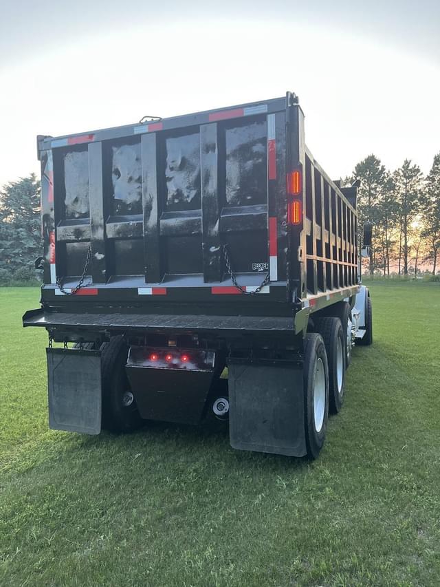 Image of Peterbilt 379 equipment image 2