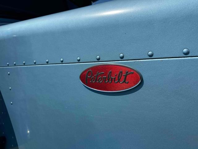 Image of Peterbilt 379 equipment image 4