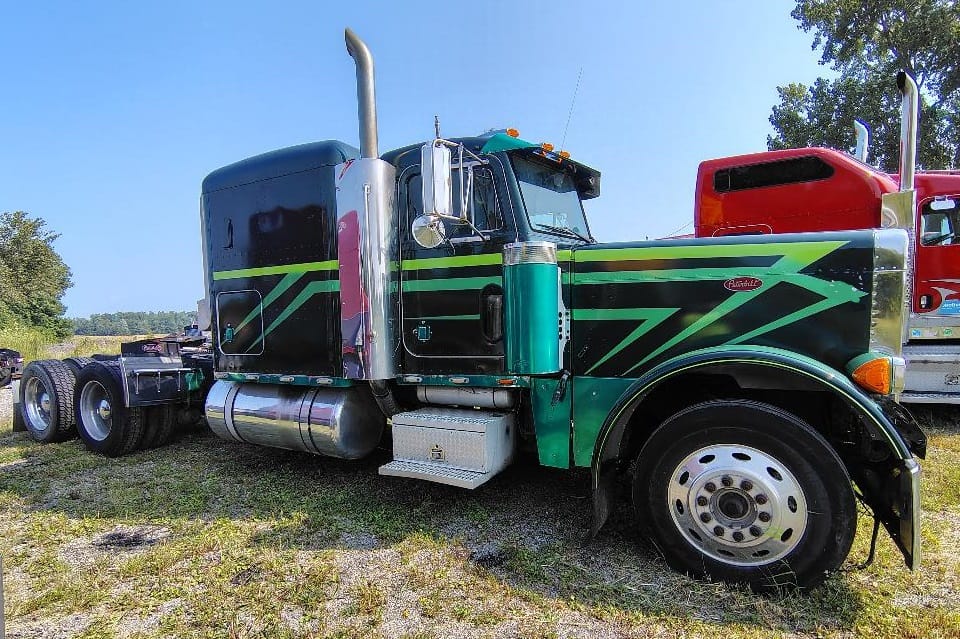 1995 Peterbilt 379 Equipment Image0