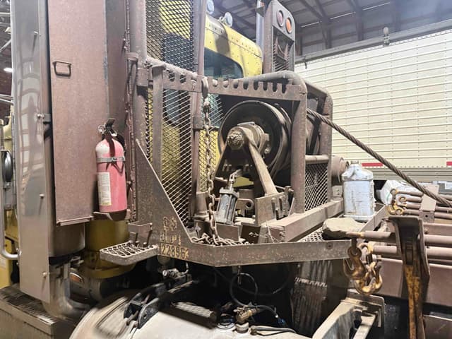 Image of Peterbilt 379 equipment image 2