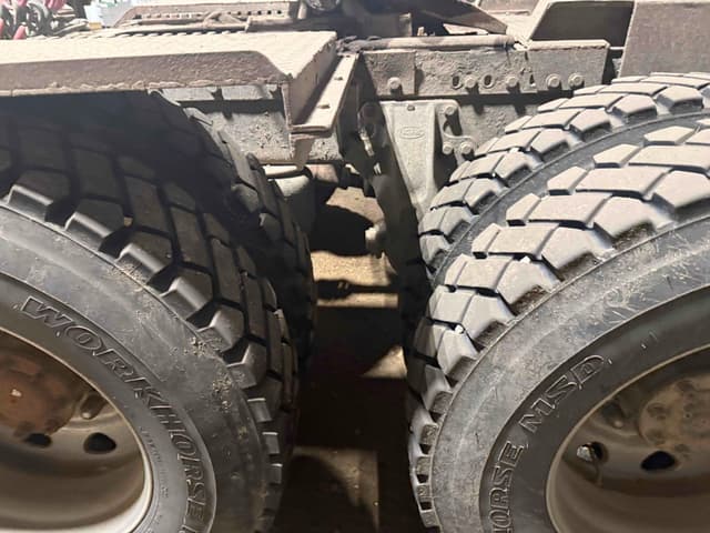 Image of Peterbilt 379 equipment image 3