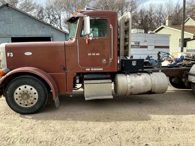 Image of Peterbilt 379 equipment image 1