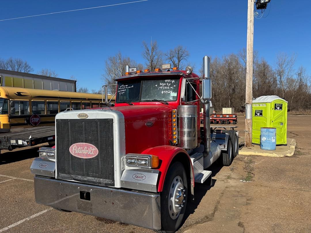 Image of Peterbilt 379 Primary image