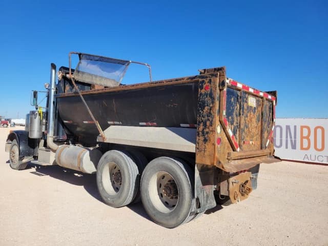 Image of Peterbilt 379 equipment image 2