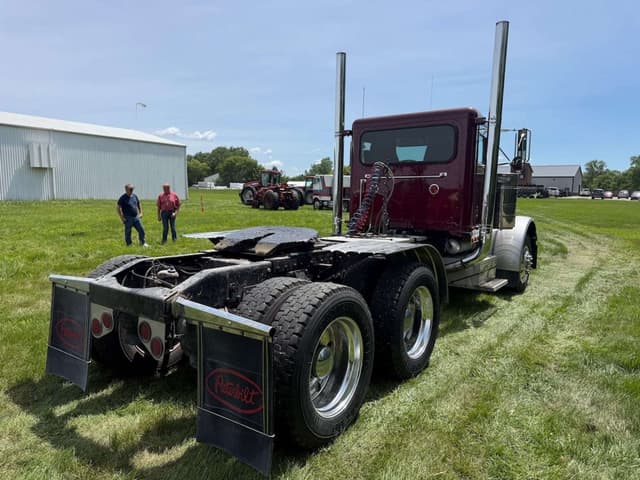 Image of Peterbilt 379 equipment image 4