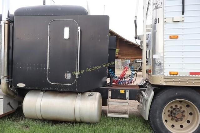 Image of Peterbilt 379 equipment image 2