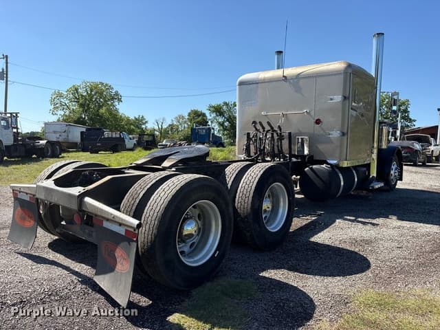 Image of Peterbilt 379 equipment image 4