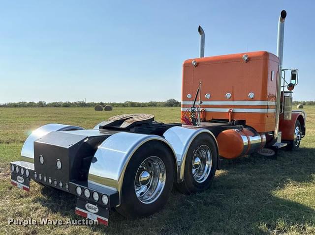 Image of Peterbilt 379 equipment image 4