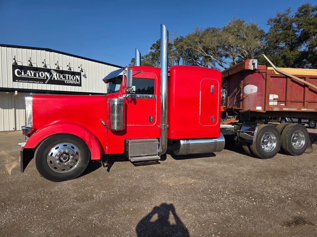 Image of Peterbilt 379 Primary image