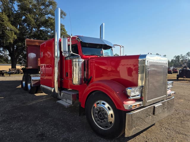 Image of Peterbilt 379 equipment image 2