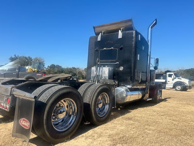 Image of Peterbilt 379 equipment image 2