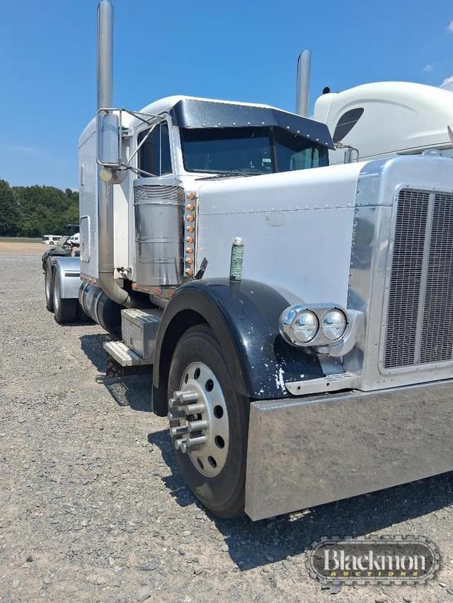 Image of Peterbilt 379 equipment image 1