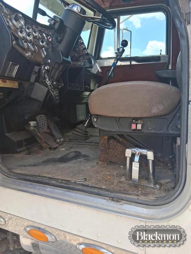 Image of Peterbilt 379 equipment image 2