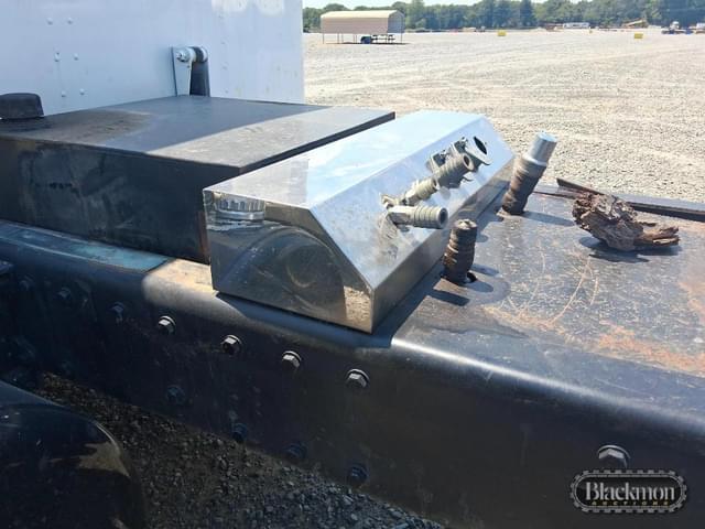 Image of Peterbilt 379 equipment image 4