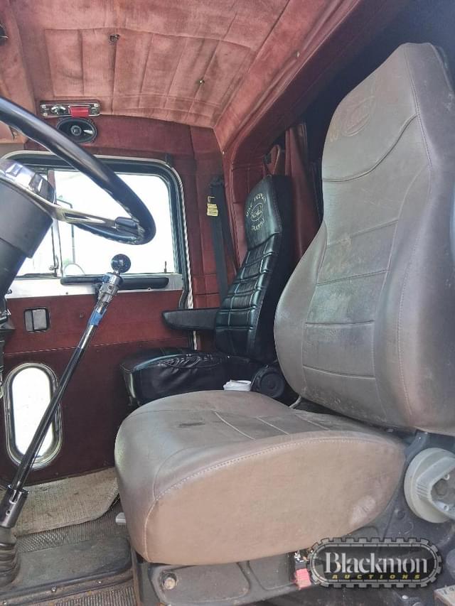 Image of Peterbilt 379 equipment image 3