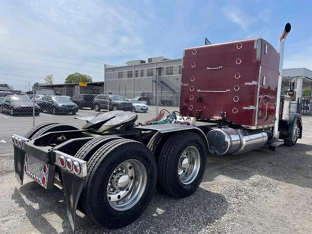 Image of Peterbilt 379 equipment image 2